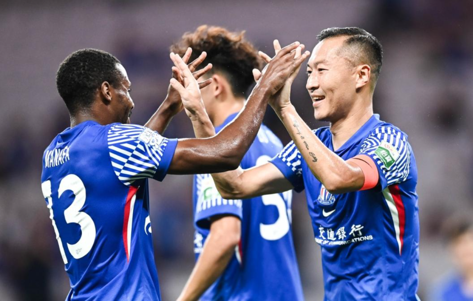 低射远角, 场联赛取得 低射远角, 场联赛取得