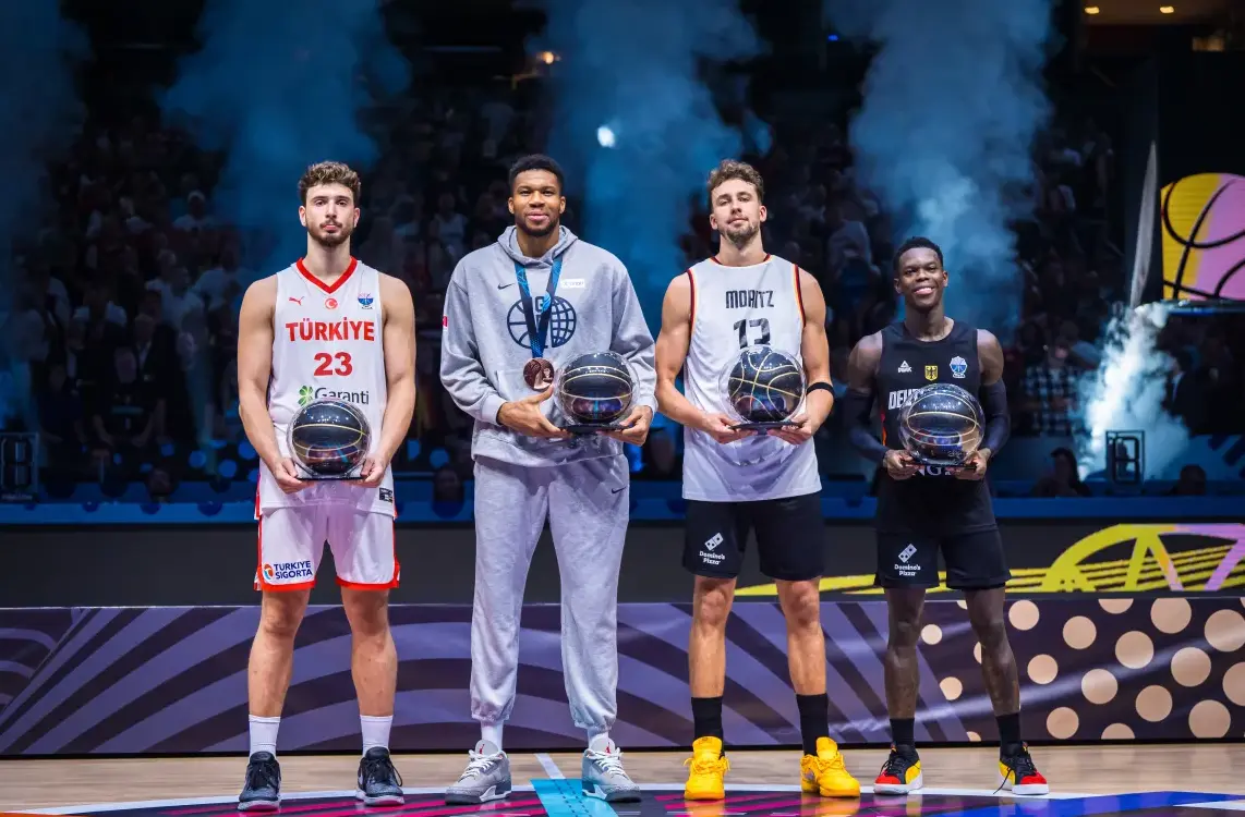 队友浇水为 队友浇水为